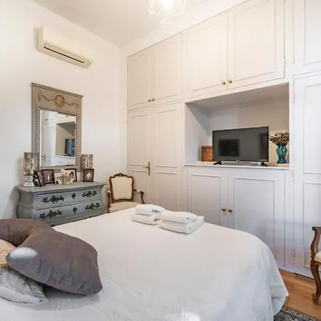 Amazing 3 Bedrooms In *