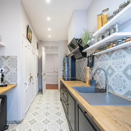 Amazing 3 Bedrooms In *